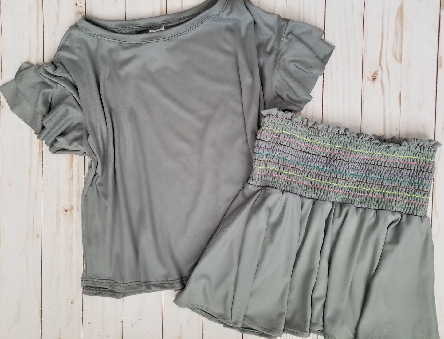 Erge Designs Solid Flutter Sleeve Top & Skort Set - Gray