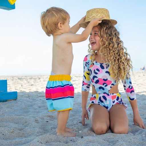 Blueberry Bay Byron Pines Trunks