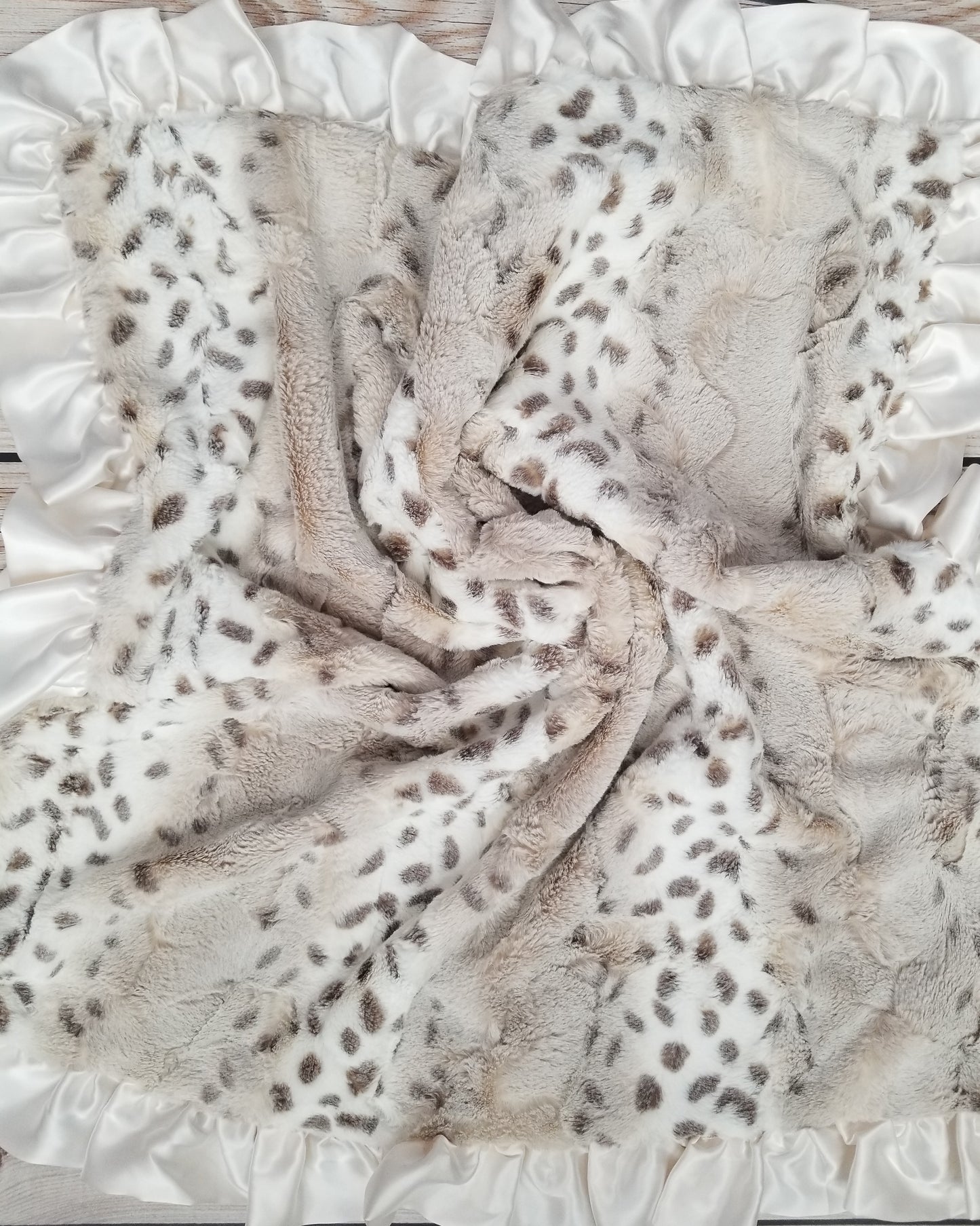 Rockin Royalty Baby Snowcat Ivory Blanket